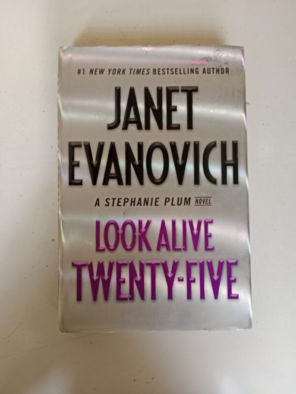 Look Alive Twenty-Five by Janet Evanovich
